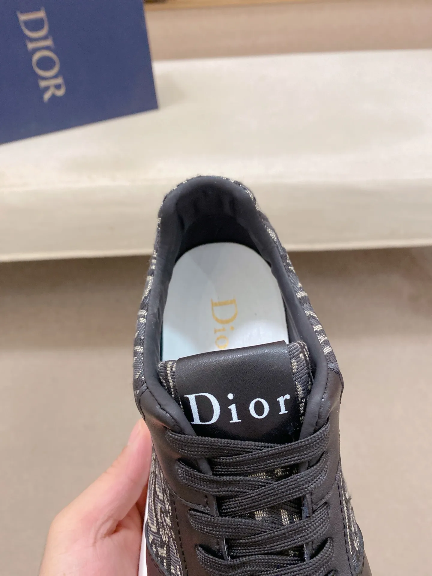 Factory price: 440💰[Dior·Dior] New casual sports style men's shoes, new spring and summer design, perfect workmanship, lace-up lazy style to create wardrobe quality, upper: imported first-layer cowhide, sheepskin lining is soft and comfortable, ultra-light TPU wear-resistant outsole, simple, versatile fashion men's shoes, excellent color code number 38--44. (Can be customized for 45 non-refundable)